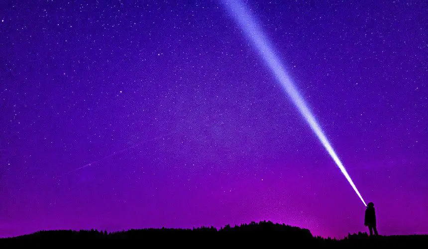 El violeta alcanza las estrellas
